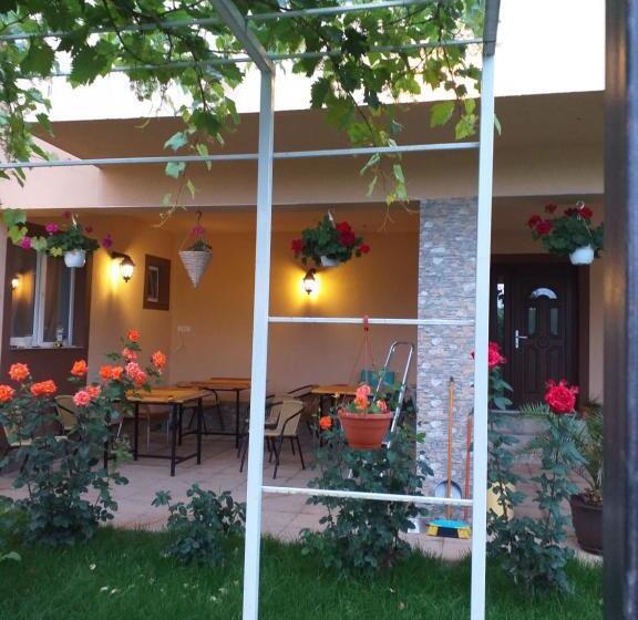 ペンション Vila Mercury Mamaia Nord