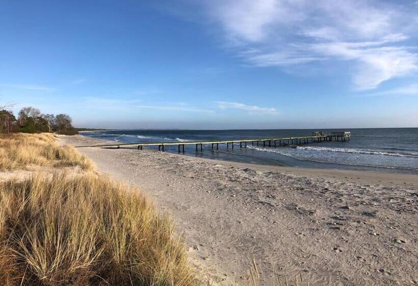 Pool Spa Sauna And Beach Beddingestrand