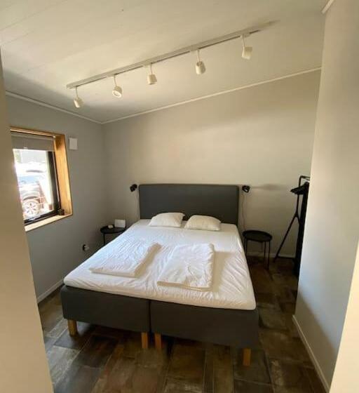 Pool Spa Sauna And Beach Beddingestrand