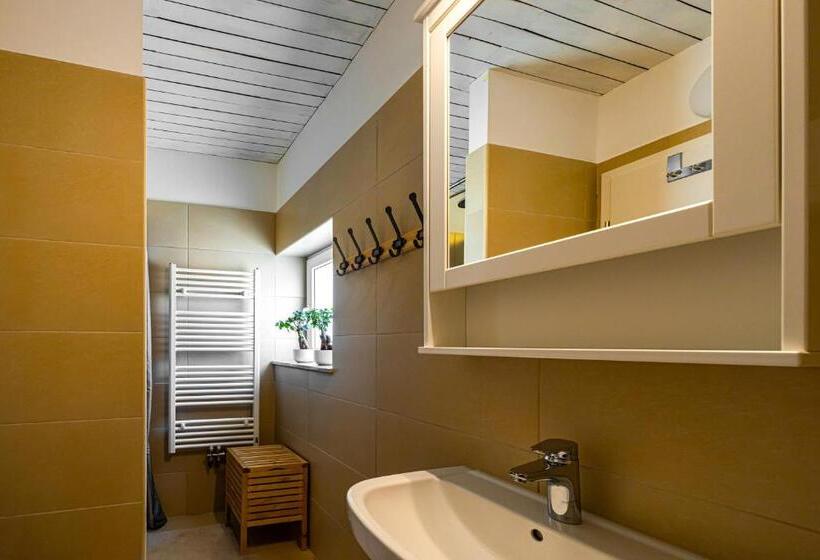 Rož Ca Apartments With Mountain View