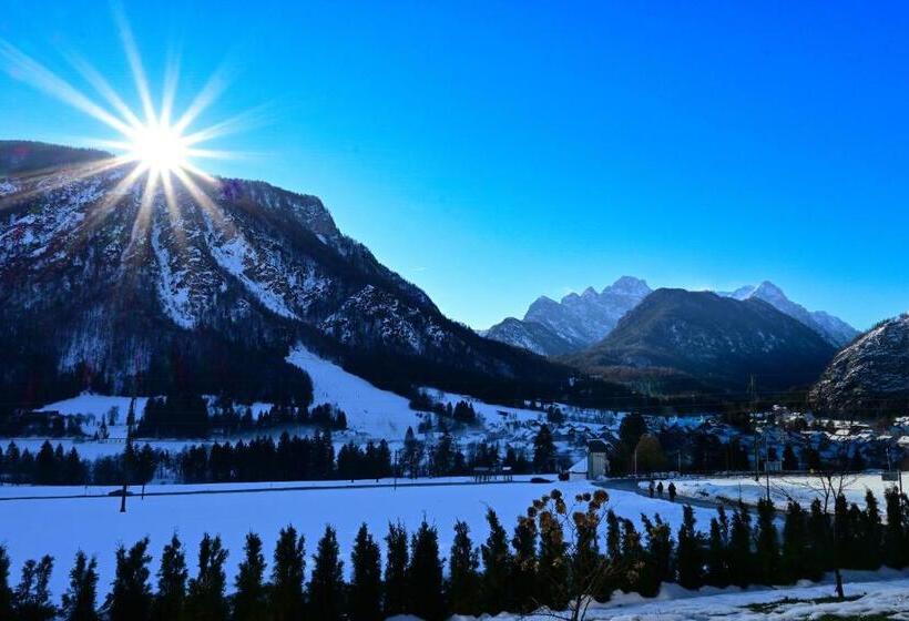 Rož Ca Apartments With Mountain View