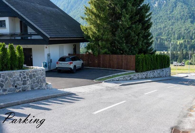 Rož Ca Apartments With Mountain View