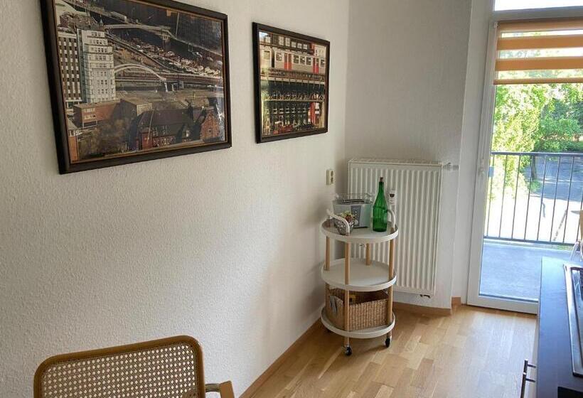 Schöne Ferienwohnung Mit Kostenlosem Parkplatz