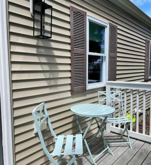 Shore Drive   2 Bedroom/2 Bath/bunk/queen Oasis