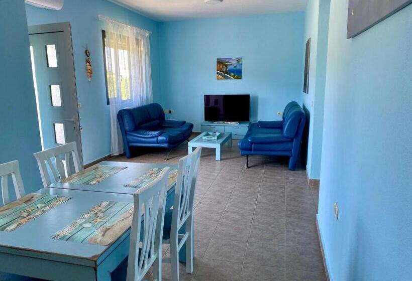 White & Blue Apartment S