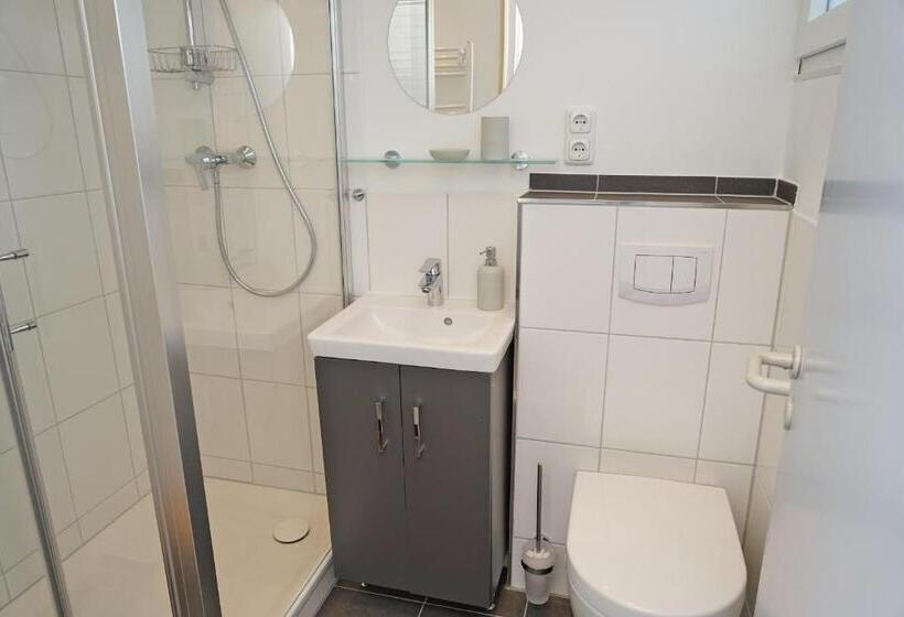 Zeltdachhaus Für Die Ganze Familie