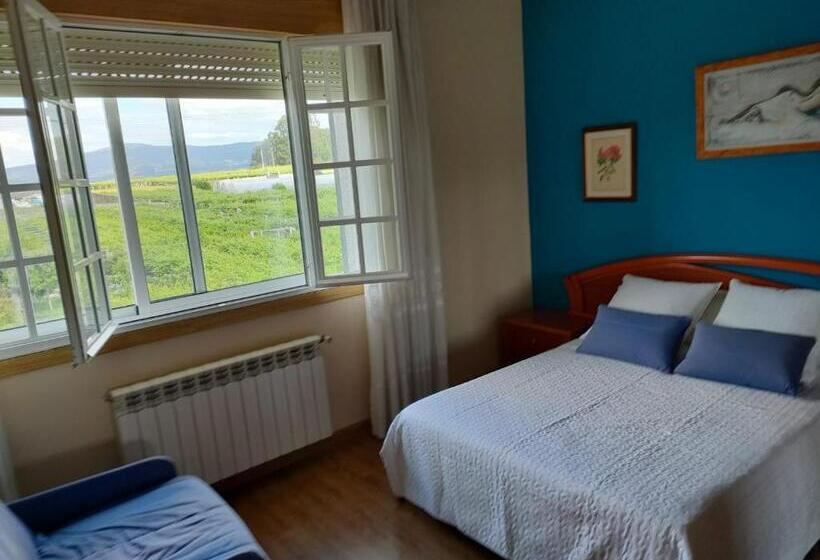 A Grenla Entre Viñedos