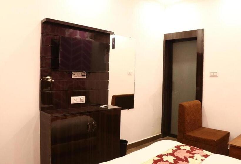 Общежитие Madpackers Khajuraho