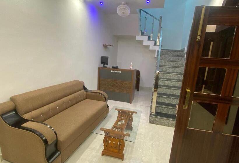 Общежитие Madpackers Khajuraho