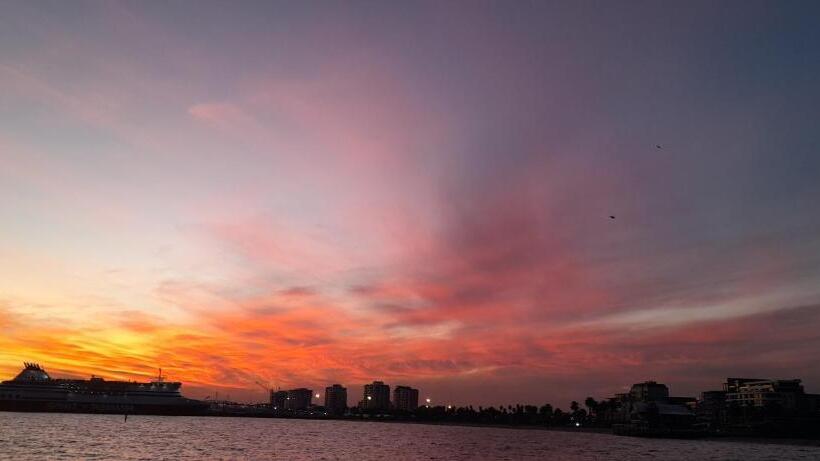 Beautiful Apartment 100mts Near The Beach In Port Melbourne