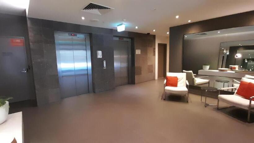 Beautiful Apartment 100mts Near The Beach In Port Melbourne