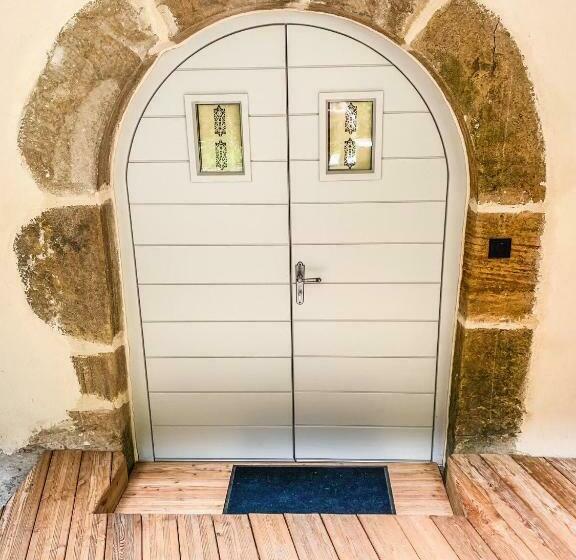 민박 Les Volets Rouges