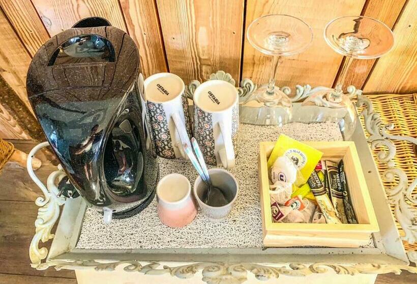 ベッドアンドブレックファースト Les Volets Rouges