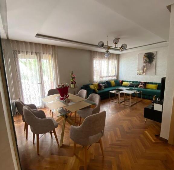 Casa Finance City Apartment