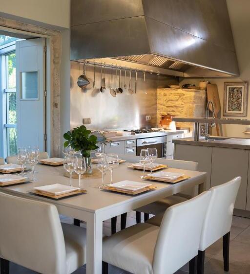 Espectacular Villa En Mondariz, Casa Mirabal