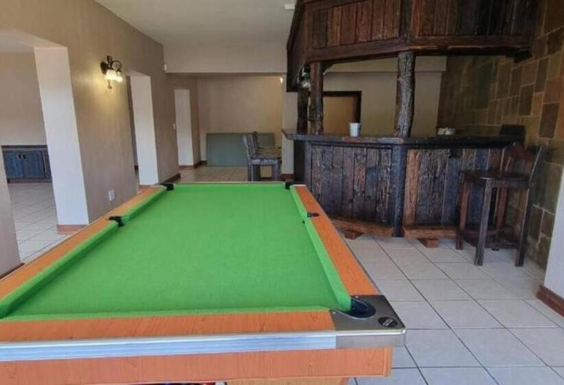 Fish Eagle Manor, Warmbaths