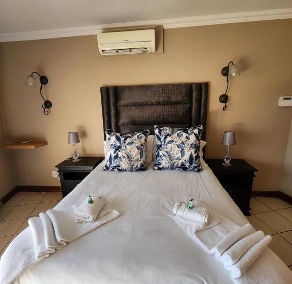 Fish Eagle Manor, Warmbaths