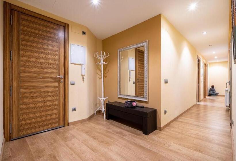 Hauzify I Apartament Sant Roc