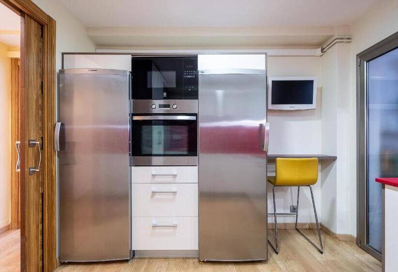 Hauzify I Apartament Sant Roc