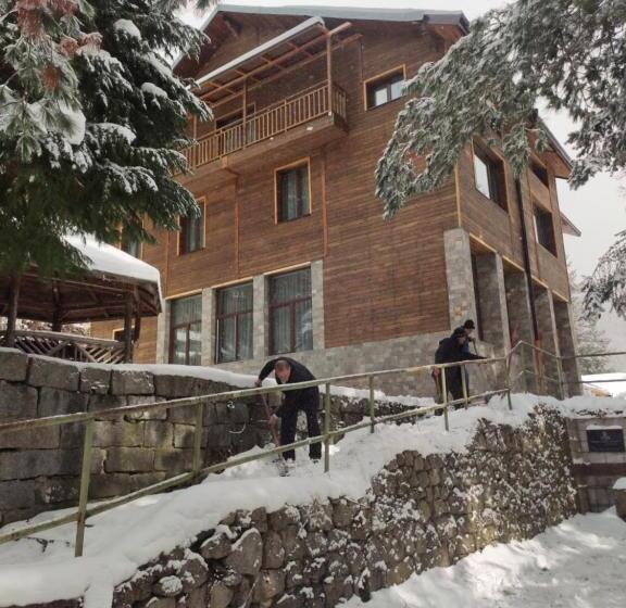 هتل вила добро поле