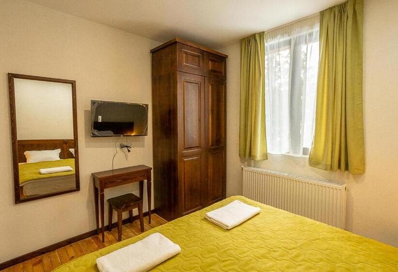 هتل вила добро поле