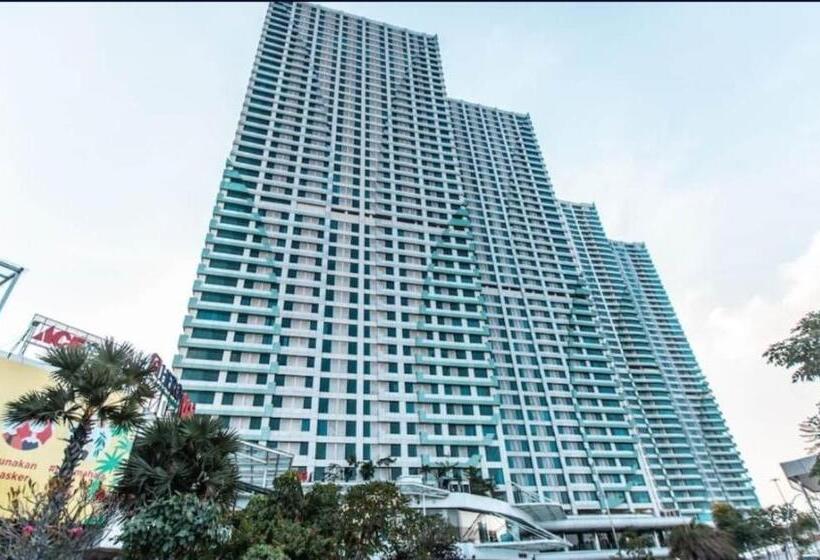 Отель 8rooms At Grand Kamala Lagoon