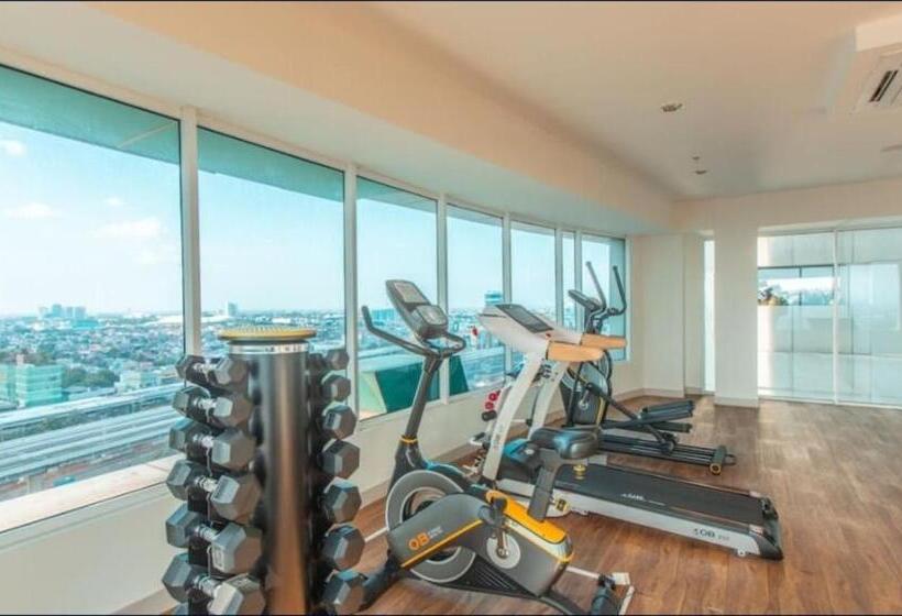 Отель 8rooms At Grand Kamala Lagoon