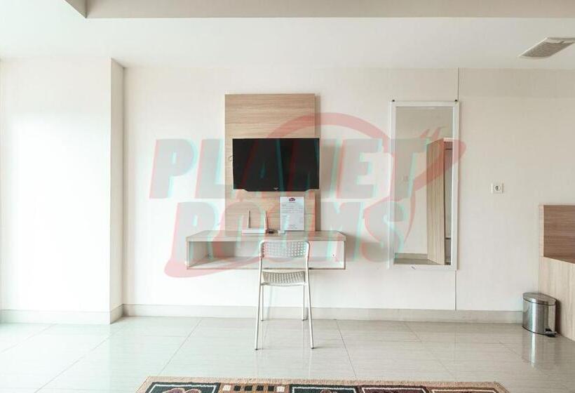 Отель 8rooms At Grand Kamala Lagoon