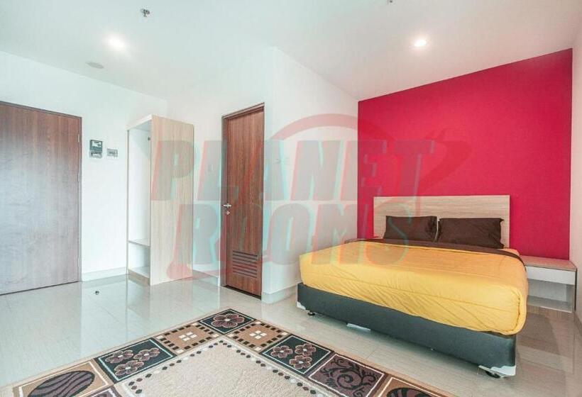 Отель 8rooms At Grand Kamala Lagoon