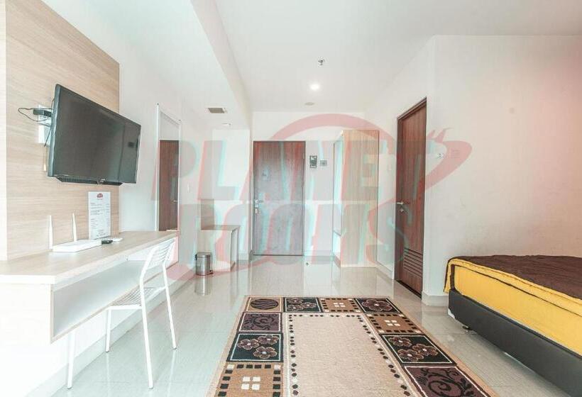 Отель 8rooms At Grand Kamala Lagoon