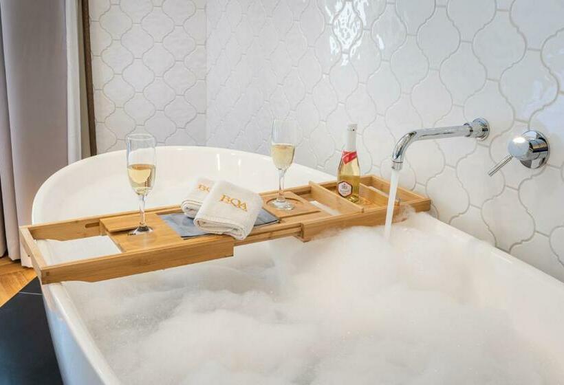 בית מלון כפרי Budapest Eye  Boutique Suites, By Bqa