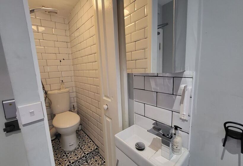 호텔 Saltwater Guest House