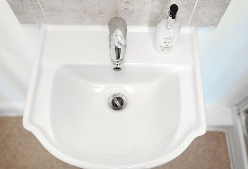 호텔 Saltwater Guest House