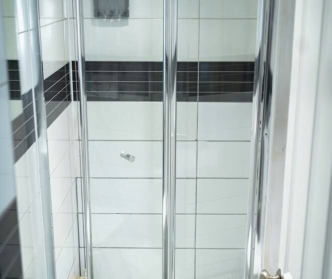 호텔 Saltwater Guest House