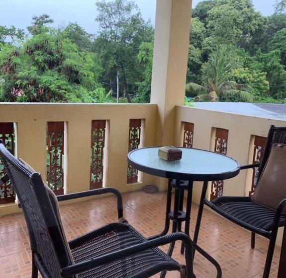 فندق Mossman House