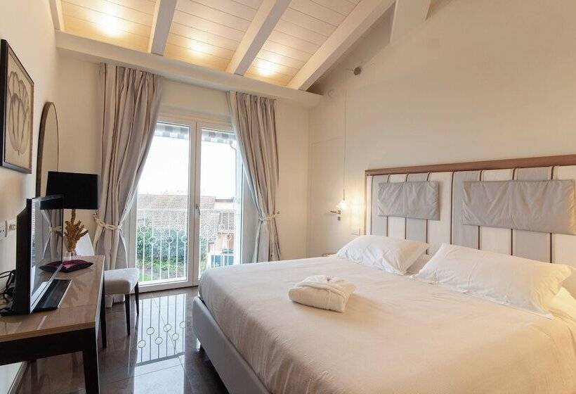 هتل Villa Francesca Relais