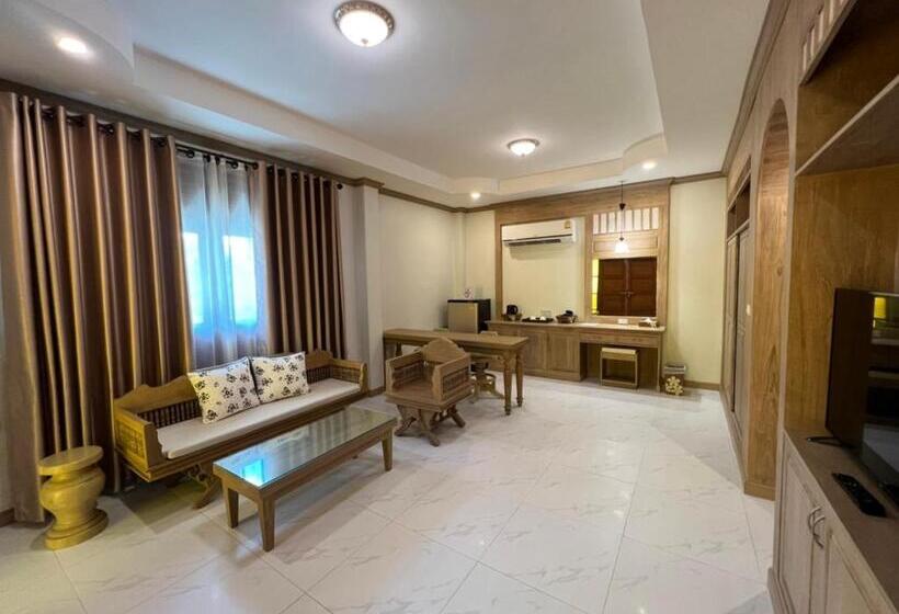 Huen Him Kong Hotel Phrae