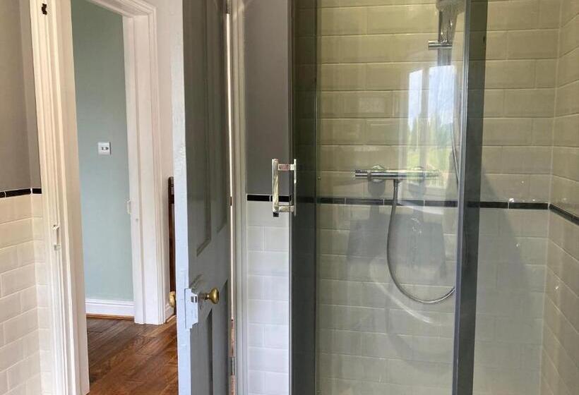 Large House On Farm With Own Heated Pool, As Seen On Bbc Tv