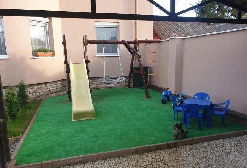 ペンション Anda Vendégház