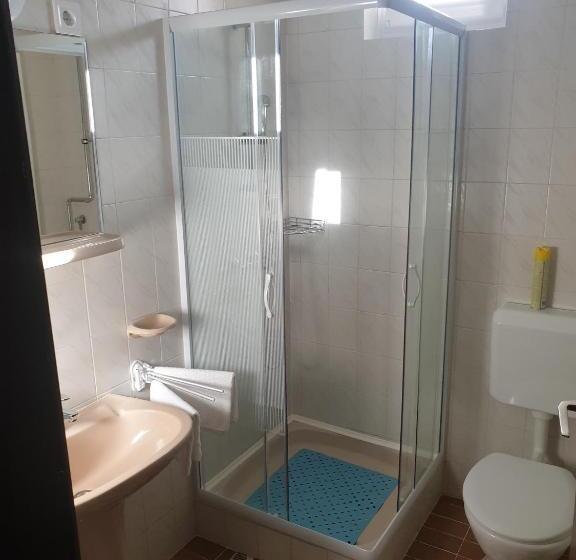 ペンション Anda Vendégház