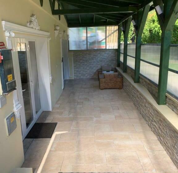 ペンション The Jakuzzi Room Miskolctapolca