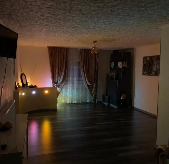 ペンション Vila  Melissa Cazare