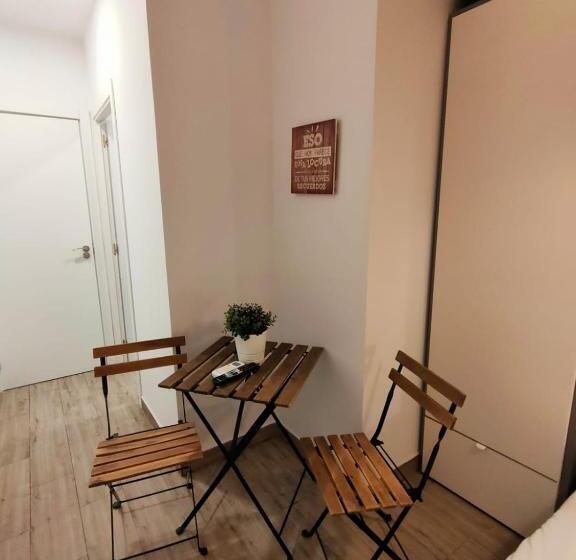 Pequeño Alojamiento Con Mini Piscina No Climatizada