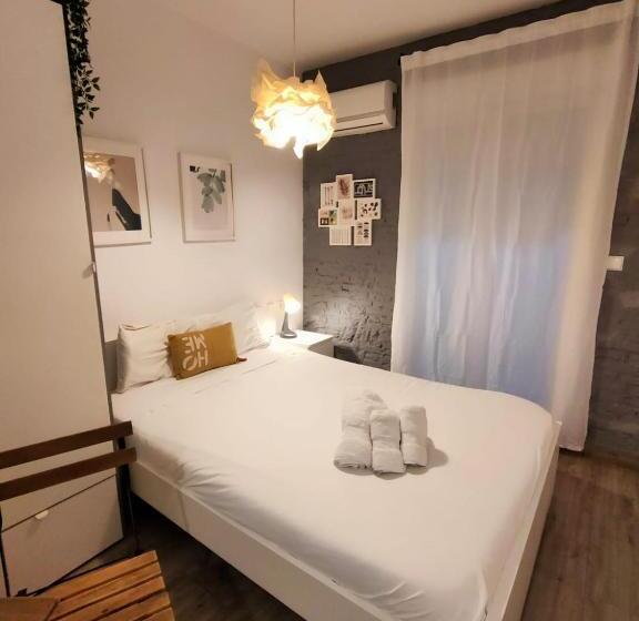 Pequeño Alojamiento Con Mini Piscina No Climatizada