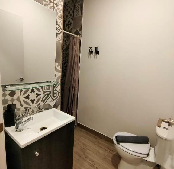 Pequeño Alojamiento Con Mini Piscina No Climatizada