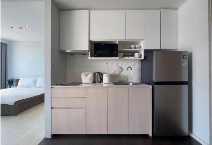 Veranda Residences Pattaya By Phung