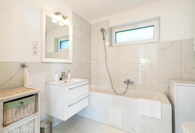 Villa Kőhegy Zamárdi By Bltn