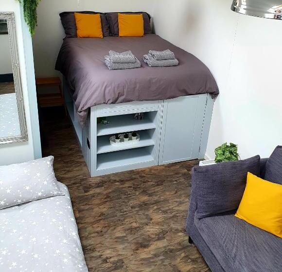 West Park Annex Central Wolverhampton