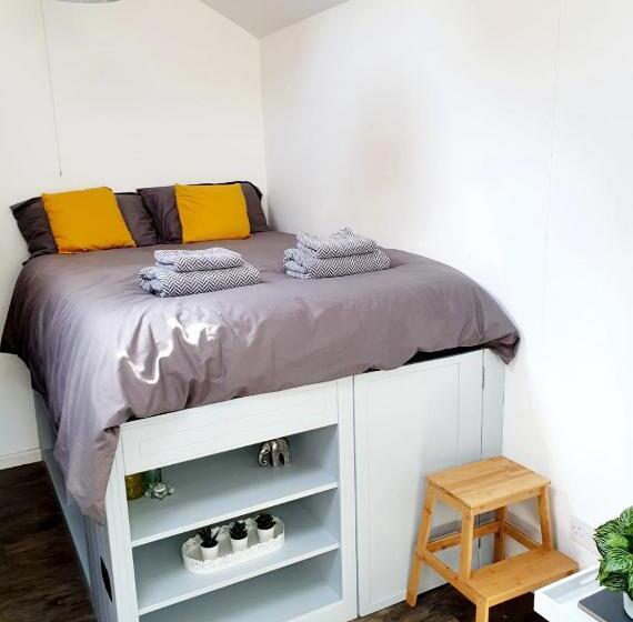 West Park Annex Central Wolverhampton