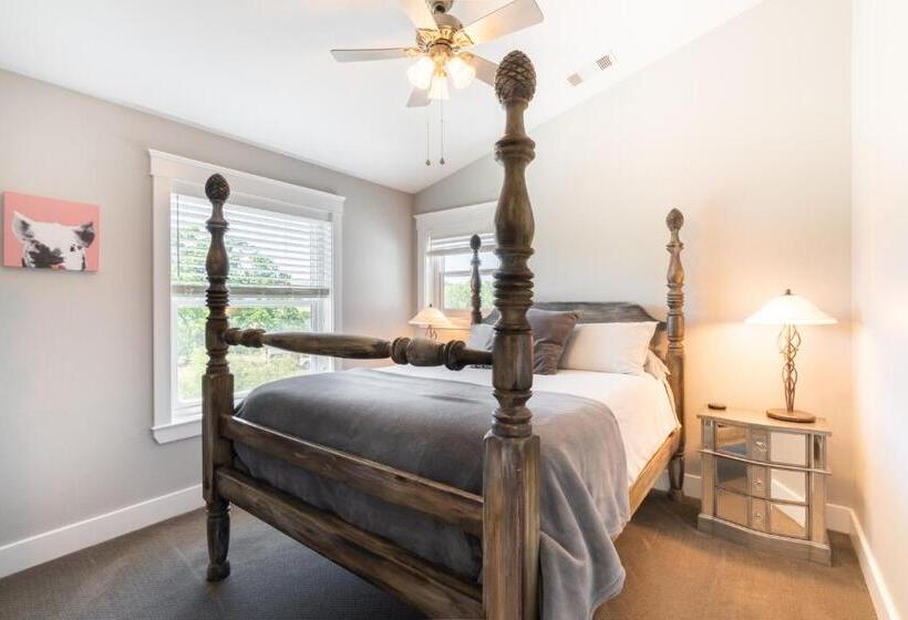 Wine Country Modern Farmhouse With Heated Pool, Hot Tub, Cybertruck